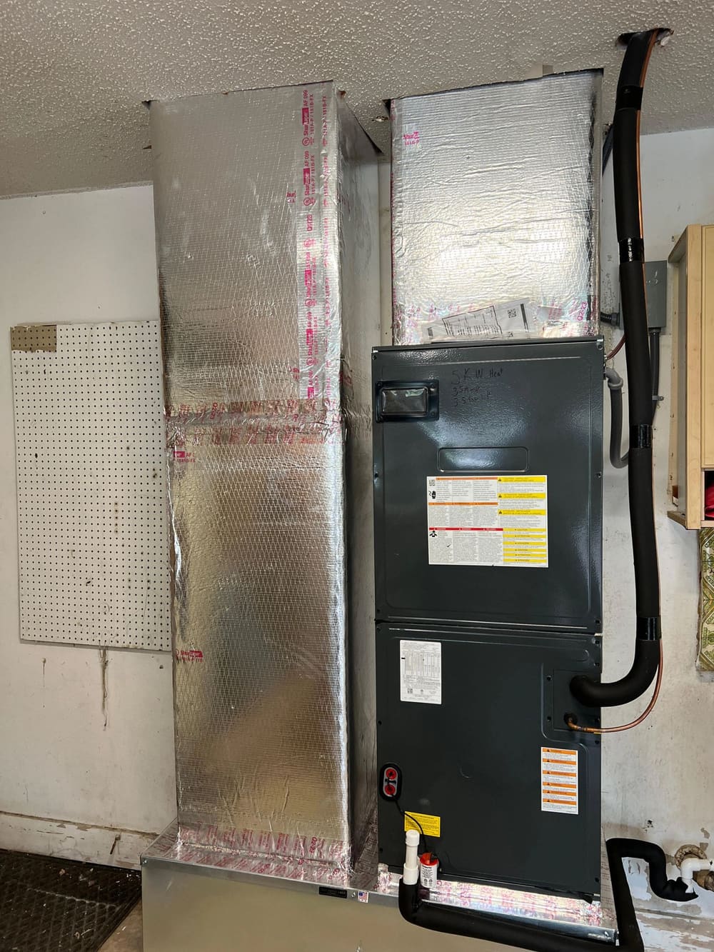 New air handler and insulated plenum ductwork installed by Lightning Fast A/C & Heating in Lithia, FL