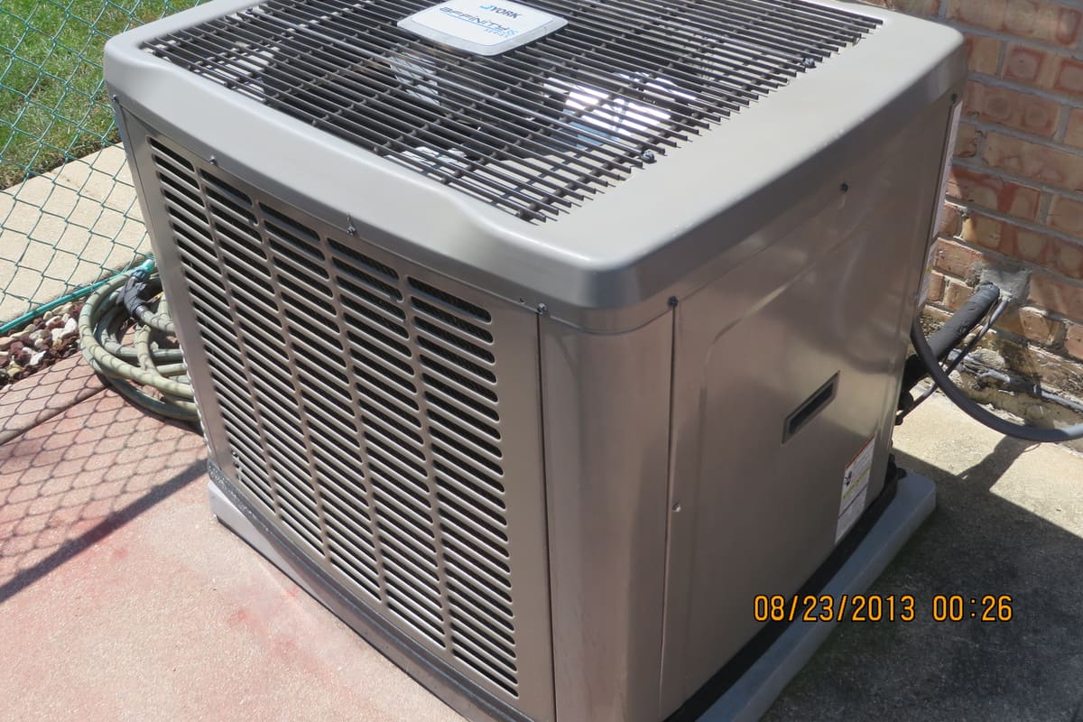 Central AC condenser unit repair and service, Lightning Fast A/C & Heating, Lithia and Hillsborough County FL